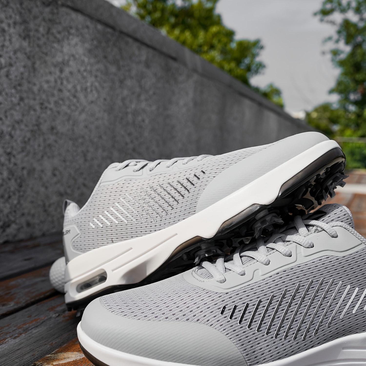Men's Golf Shoes Are Lightweight, Breathable, And Suitable For Outdoor Use - Image 2